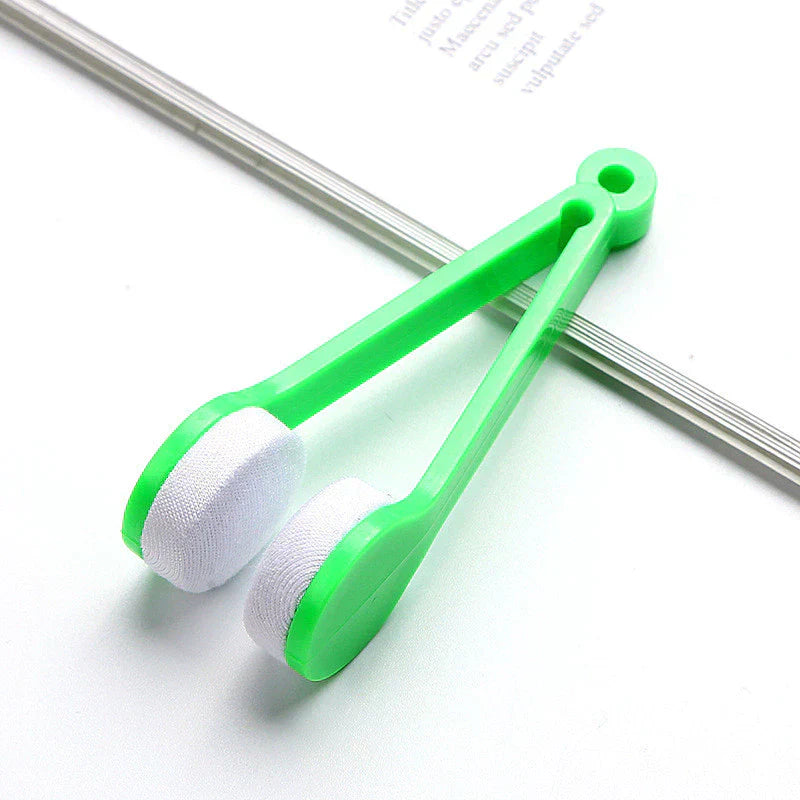 Brosse de Nettoyage pour Lunettes 2-en-1 en Microfibre